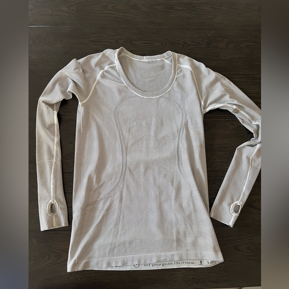 🤍 Lulu Lemon Swiftly Tech black and white stripe long sleeve tee🤍 sz 10
